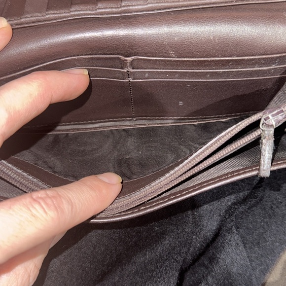 Women’s or Men’s Chocolate Vintage Gucci Long Wallet. So many pockets and 7/10 - Picture 11 of 17